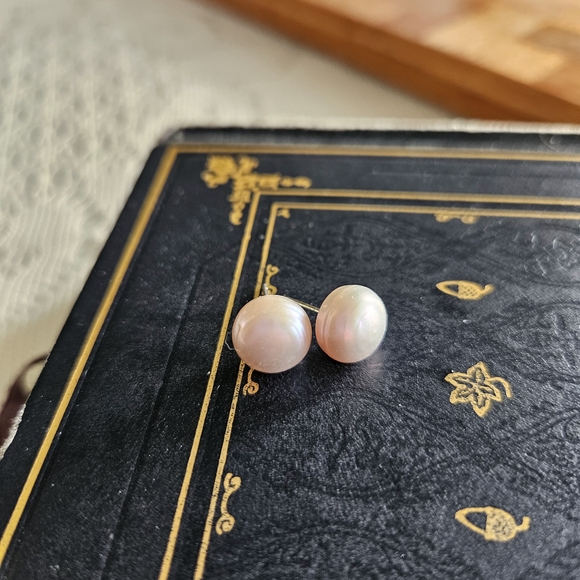 Vintage Jewelry - Vintage Pearl Stud Earrings